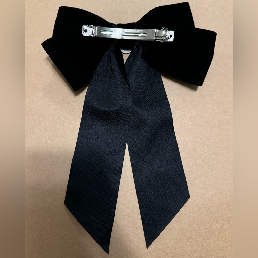 Black elegant velvety hair bow - Picture 3 of 3